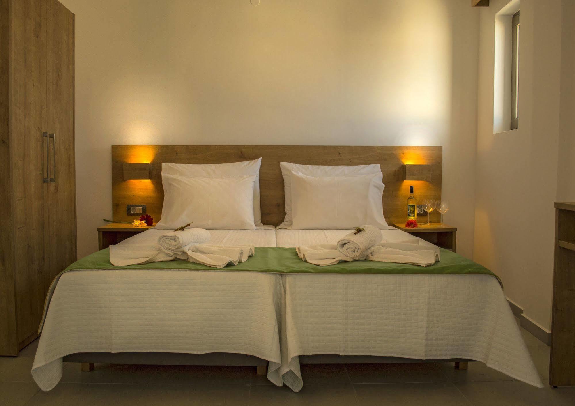 Castell Hotel Kissamos Exterior photo