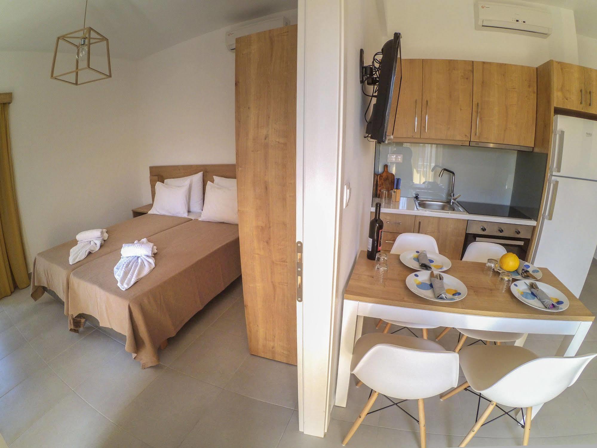 Castell Hotel Kissamos Exterior photo